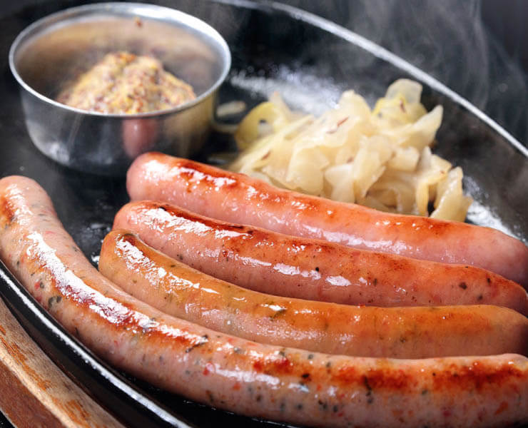 Assorted Hokkaido sausage ¥1,408<br>Four types of sausages: milk, alpine leek, salsiccia, and smoked.